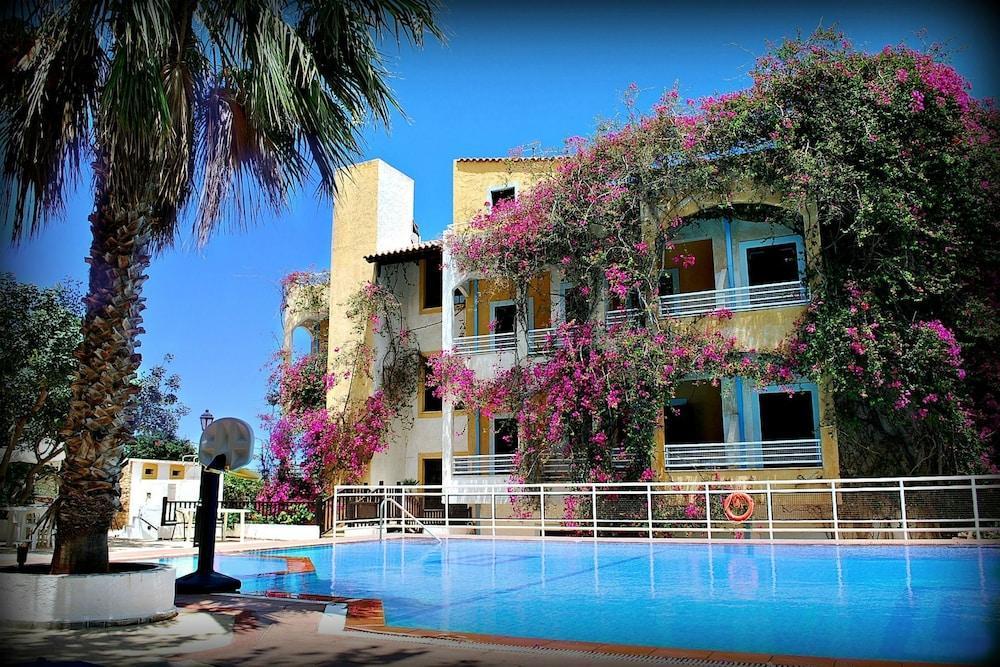 Iliostasi Beach Apartments ヘルソニソス エクステリア 写真