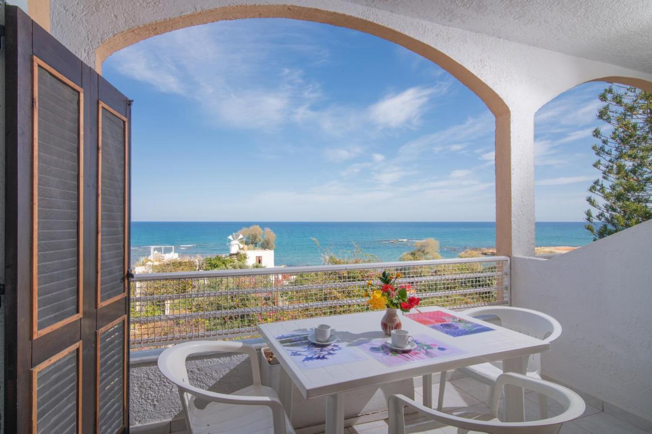 Iliostasi Beach Apartments ヘルソニソス エクステリア 写真
