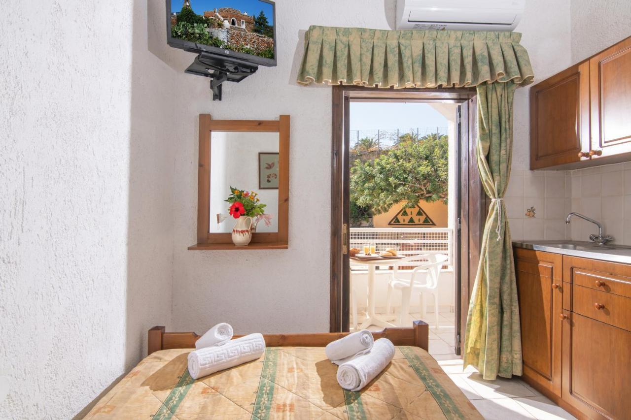 Iliostasi Beach Apartments ヘルソニソス エクステリア 写真