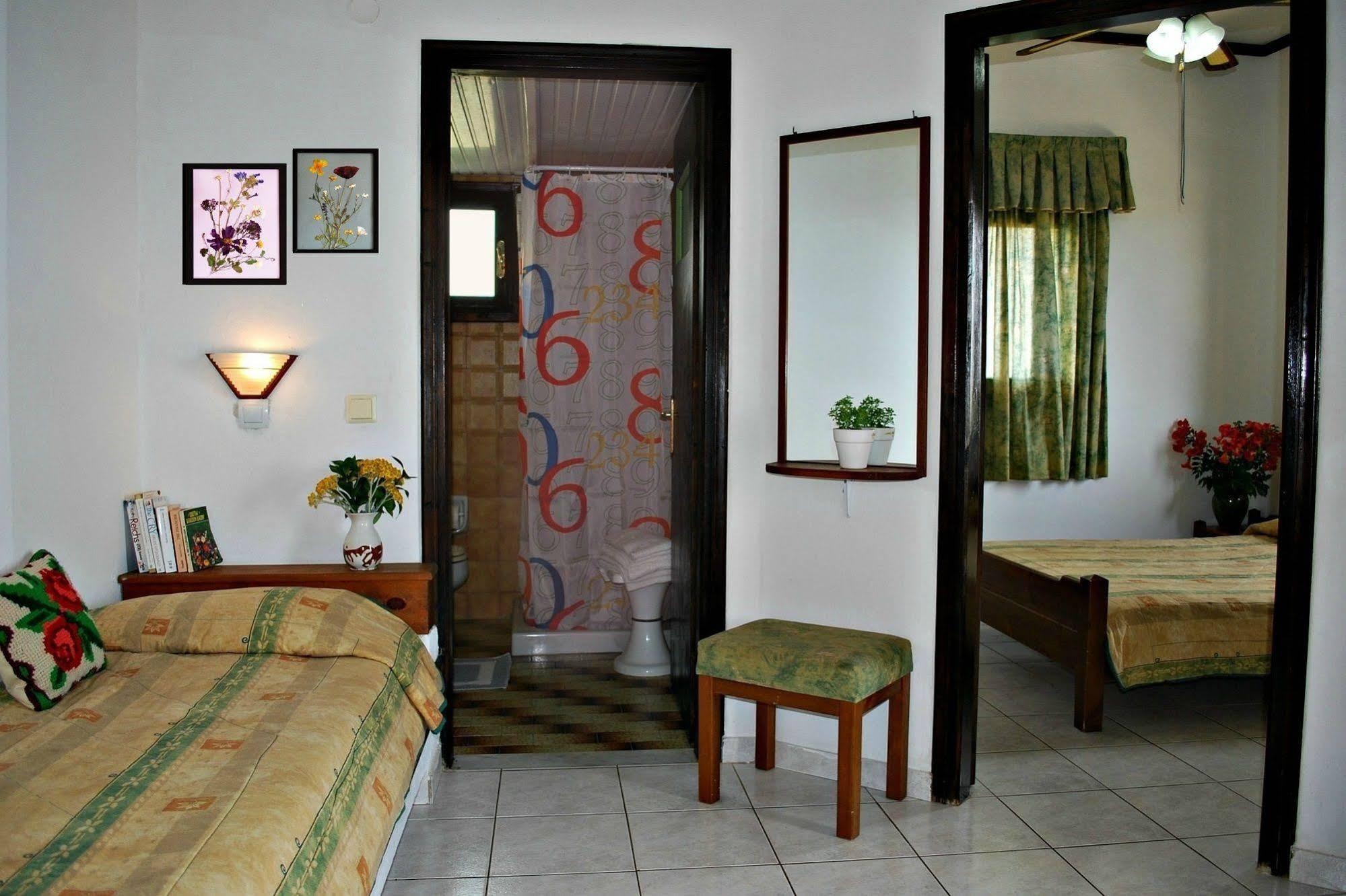 Iliostasi Beach Apartments ヘルソニソス エクステリア 写真