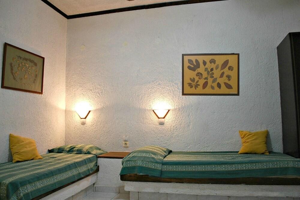 Iliostasi Beach Apartments ヘルソニソス エクステリア 写真