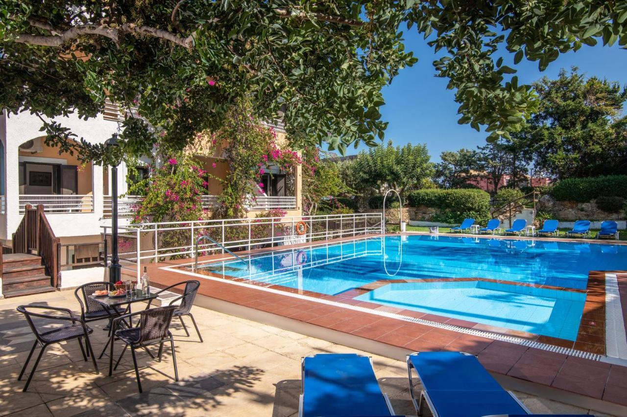 Iliostasi Beach Apartments ヘルソニソス エクステリア 写真
