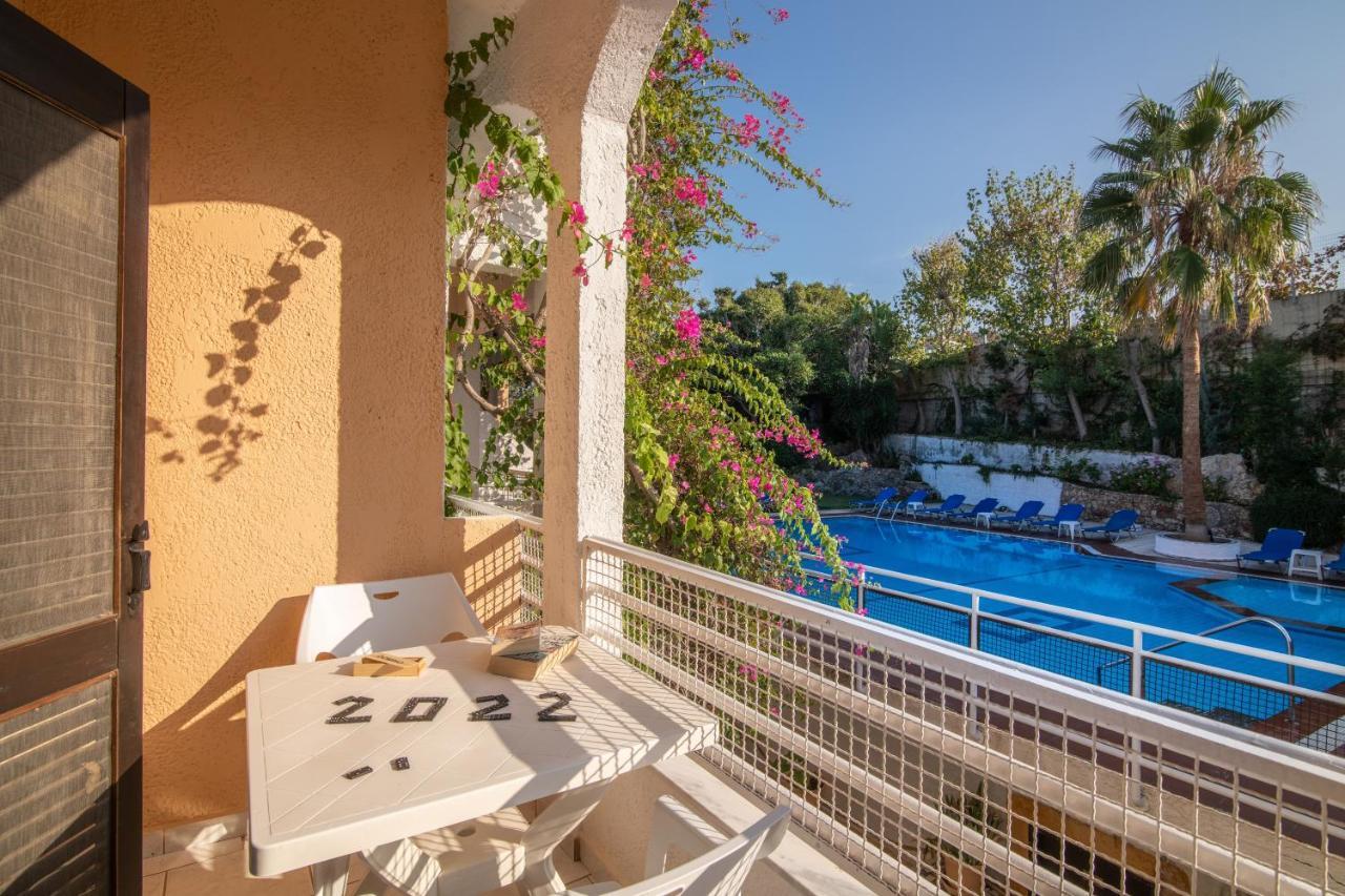 Iliostasi Beach Apartments ヘルソニソス エクステリア 写真
