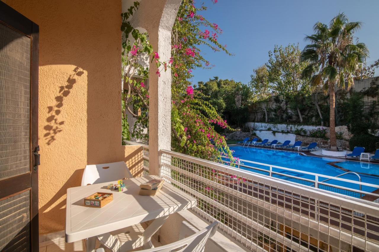 Iliostasi Beach Apartments ヘルソニソス エクステリア 写真