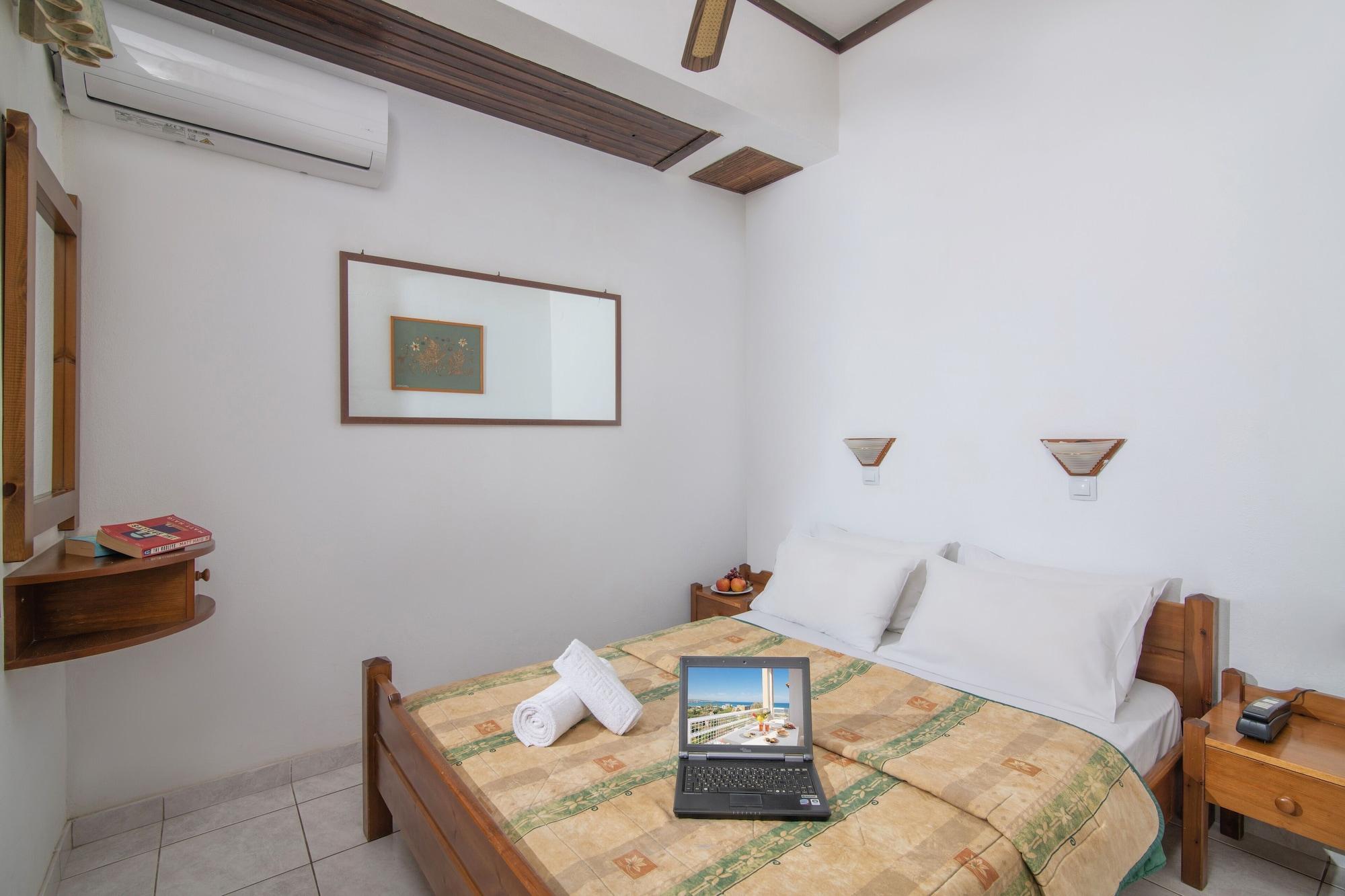Iliostasi Beach Apartments ヘルソニソス エクステリア 写真