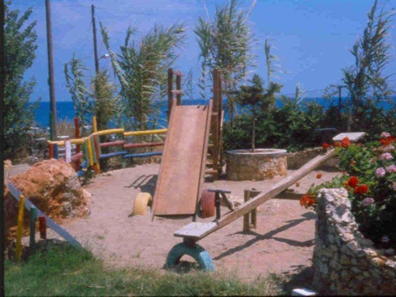 Iliostasi Beach Apartments ヘルソニソス エクステリア 写真