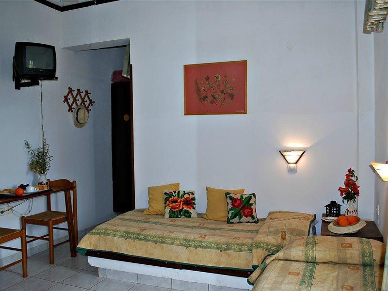 Iliostasi Beach Apartments ヘルソニソス エクステリア 写真